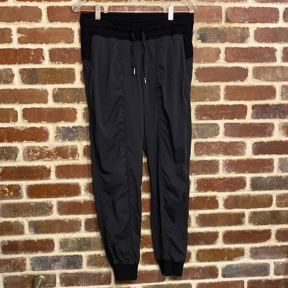 Lululemon dance studio jogger pants size 8